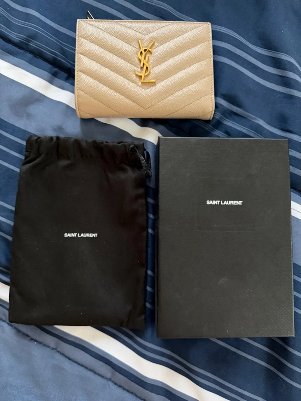 YSL Beige Quilted Wallet - Picture 8 of 8